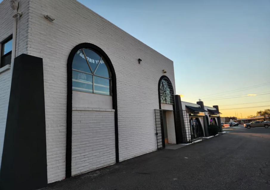 Convenient Commercial Property